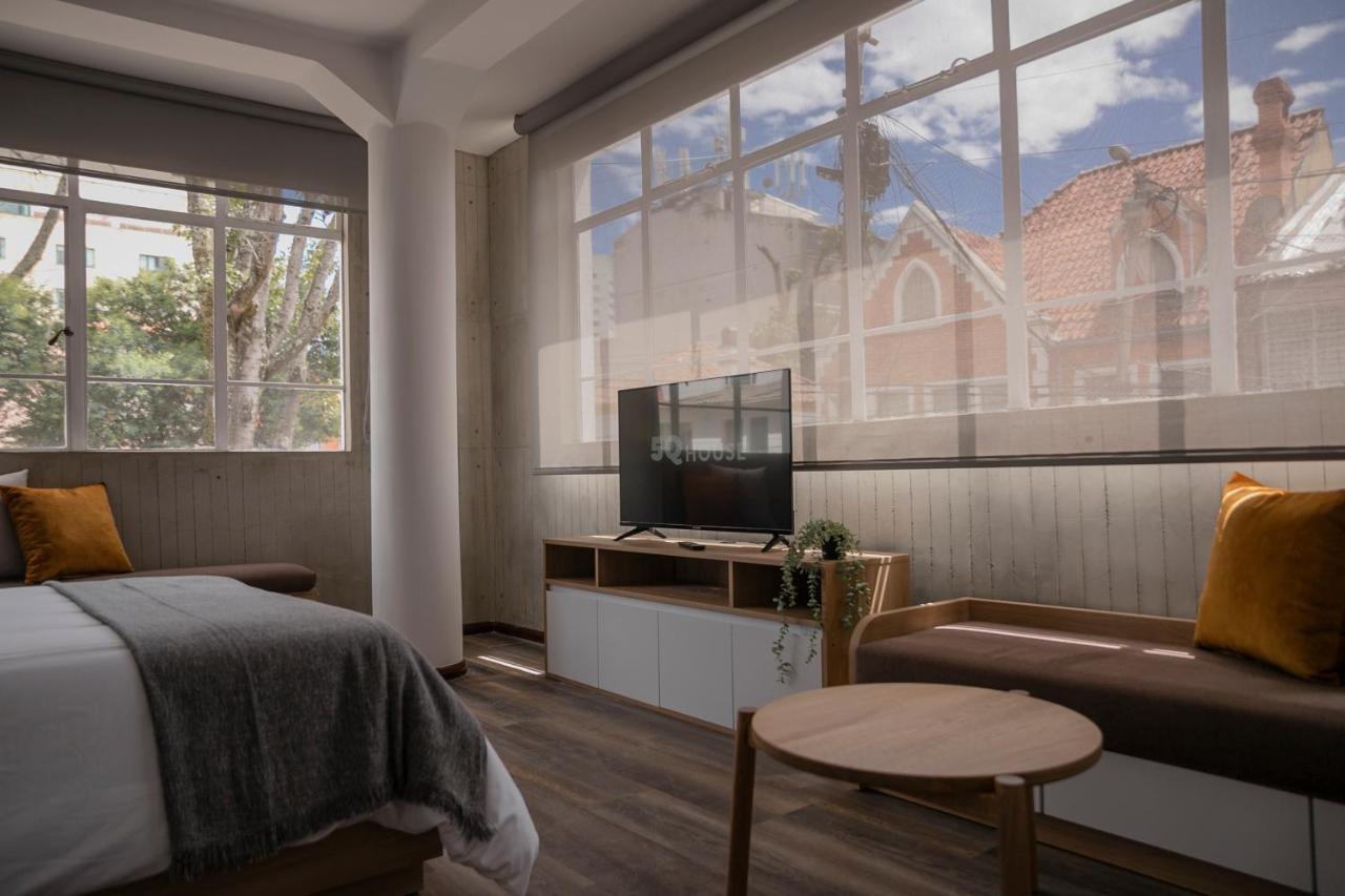 5Q House Quinta Camacho Panzió Bogotá Kültér fotó